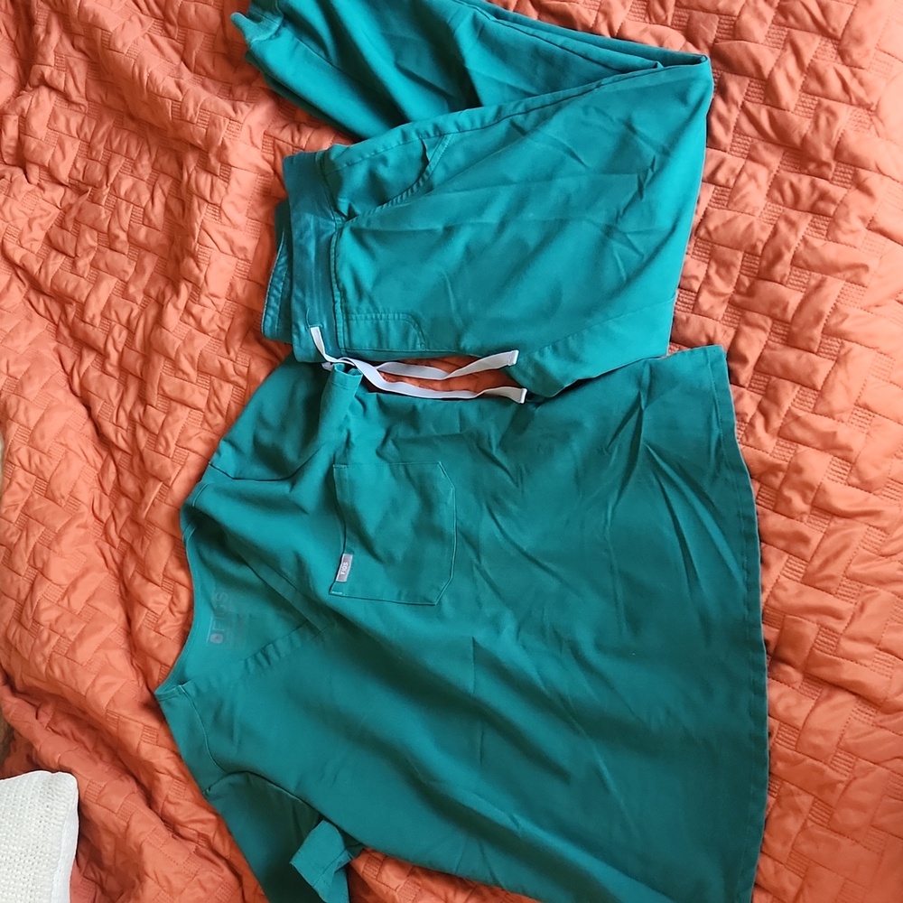 Figs Hunter Green Set Small Top & Jogger